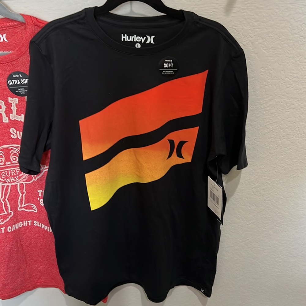 Hurley BNWT 2 tee bundle - Picture 2 of 5